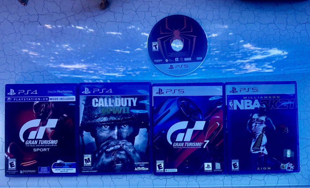 Sony Playstation 5 cu 2 controllere și 5 jocuri gratuite