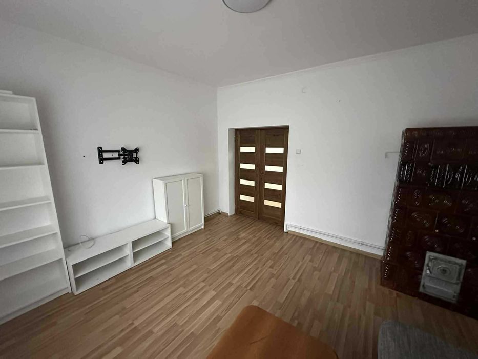 De vânzare – casă din cărămidă cu 2 etaje și 2 apartamente separate