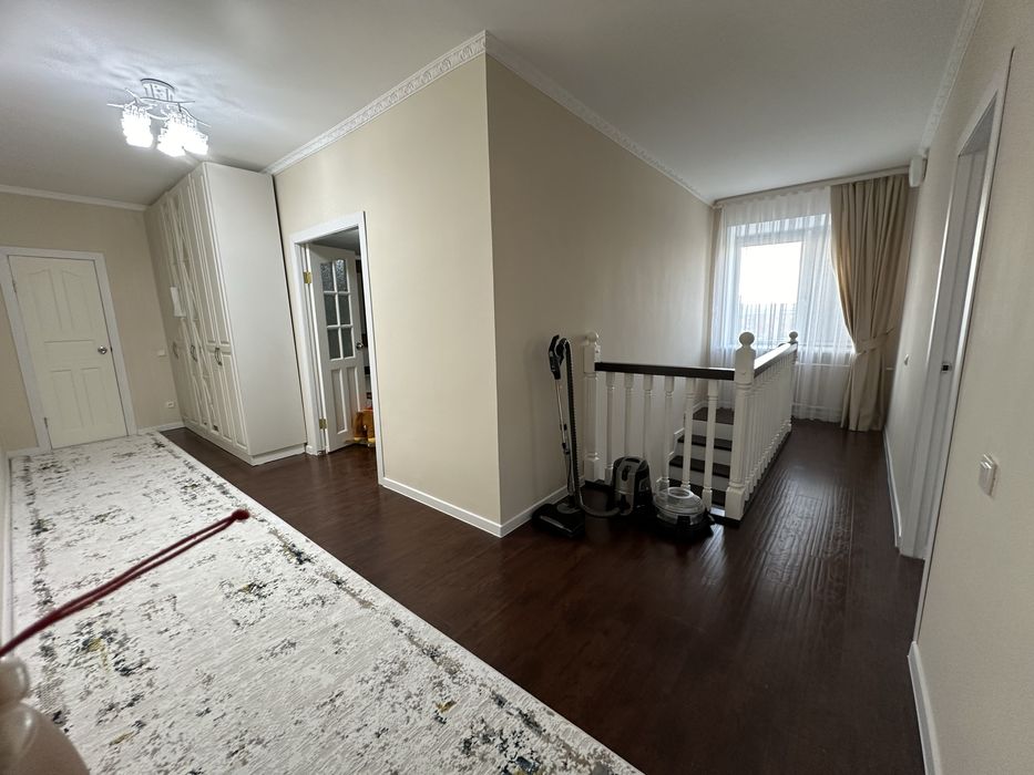 Продам 5 комнатную квартиру