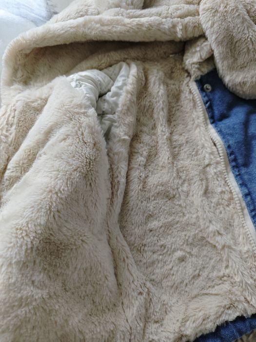 Продам куртку для девочки