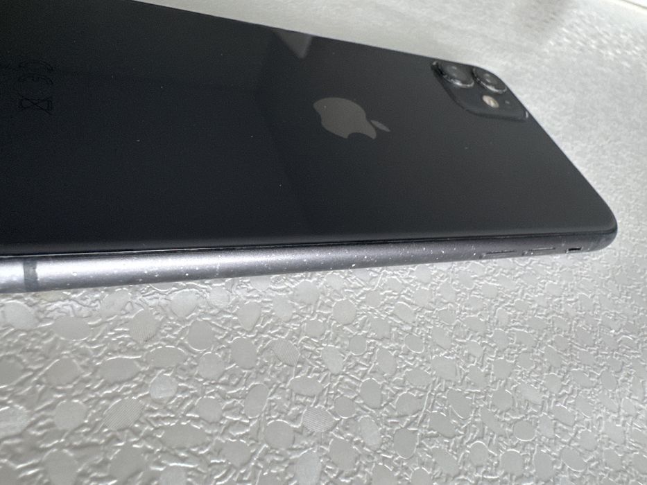 Продам iPhone 11