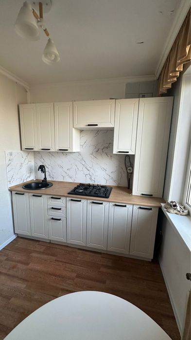 Продам 2 ком квартиру в районе Школьник