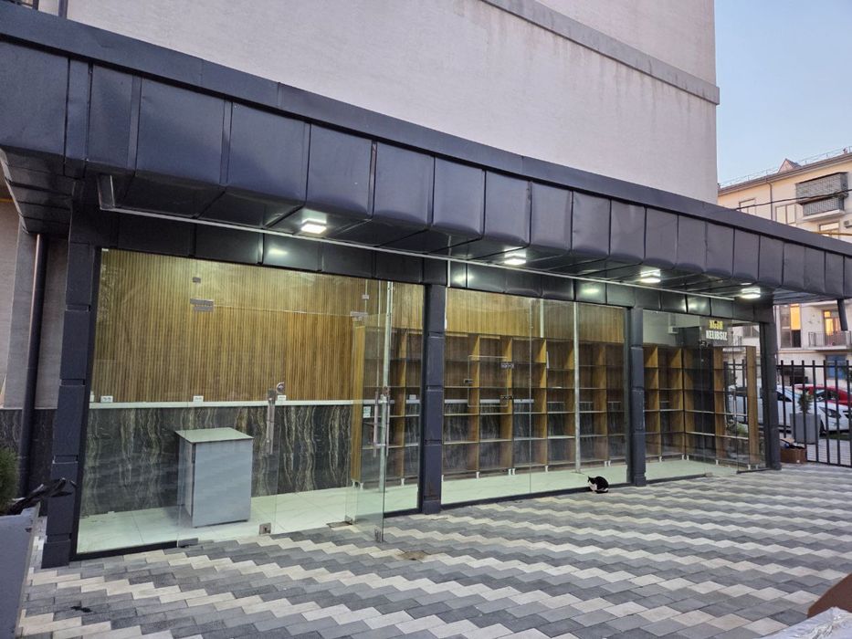 Сдается коммерческое помещение в аренду. Magazin arendaga beriladi.