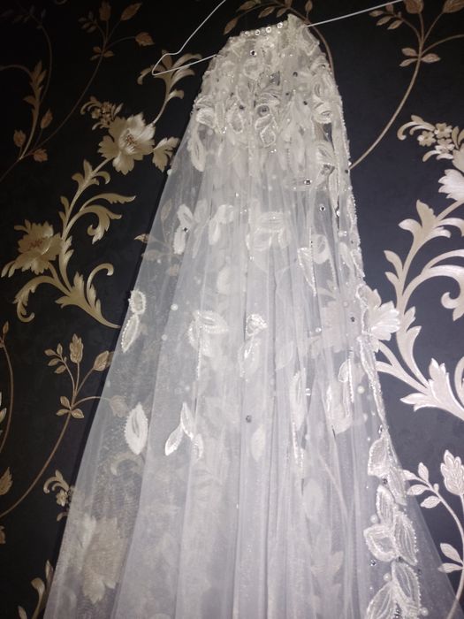 Скидка!Роскошная фата с камнями и вышивкой