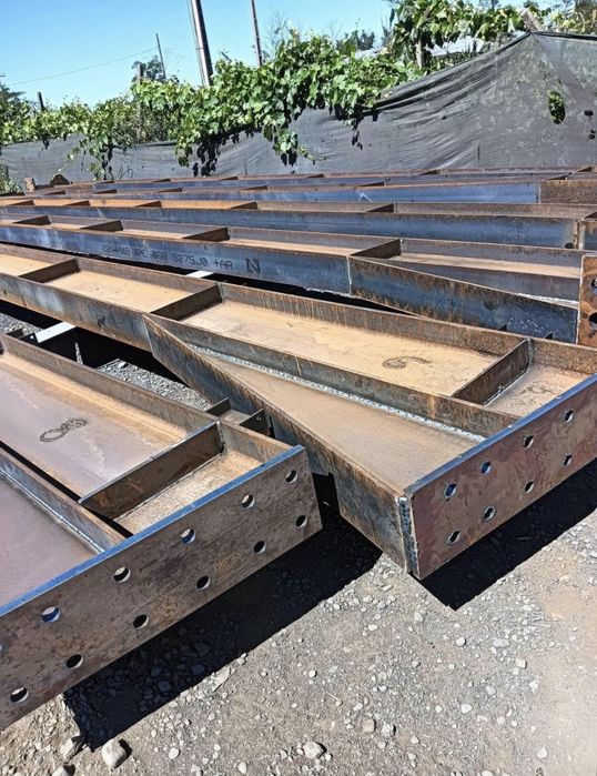 Vând hală metalică demontabilă pe șuruburi