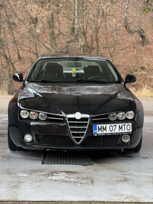 Vând Alfa Romeo 159