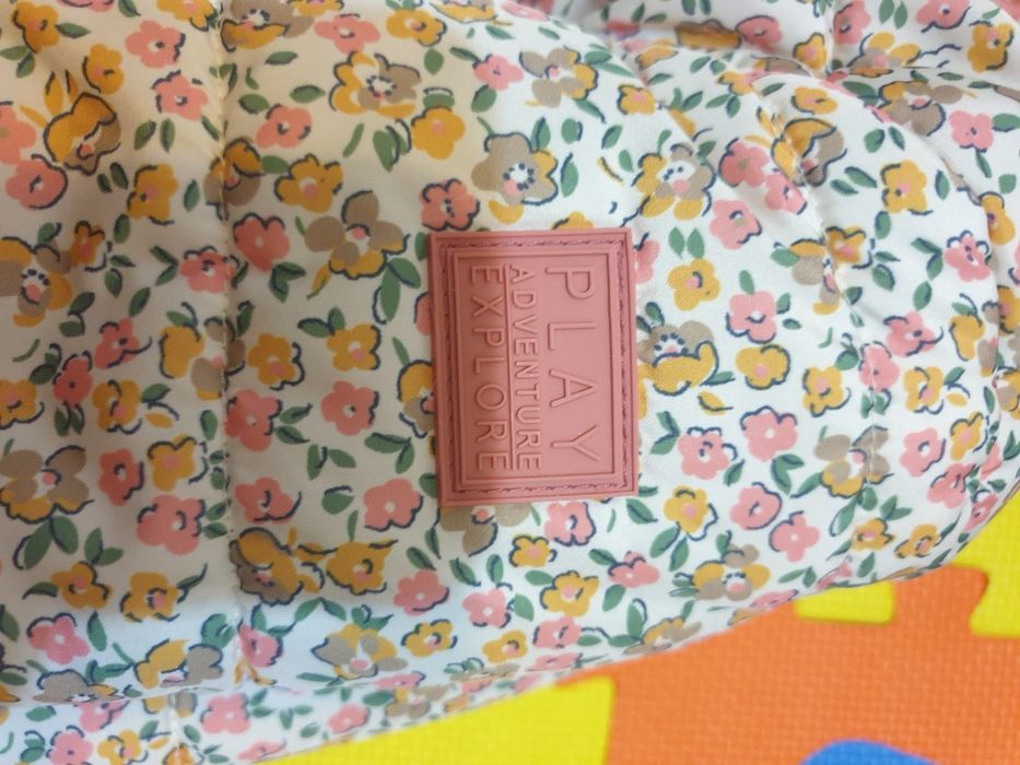 Geaca fetițe Mothercare iarna,6-9 luni + (9kg),purtata de 3 ori,perfec