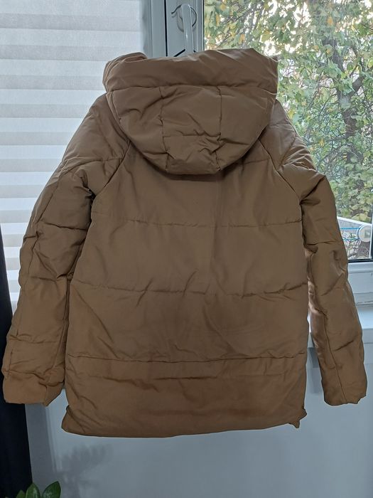 Куртка очень теплая, много не носили, размер М 46-48