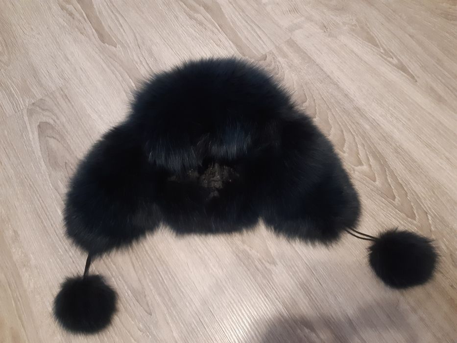 Caciula blana naturală piele ciucuri