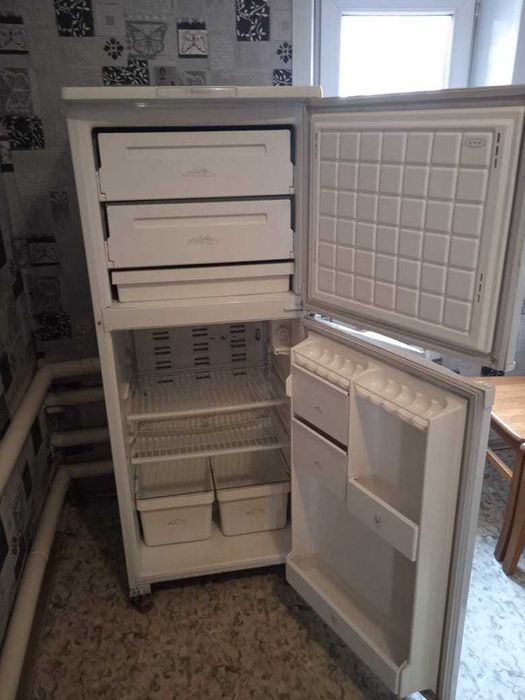 Холодильник Бирюса