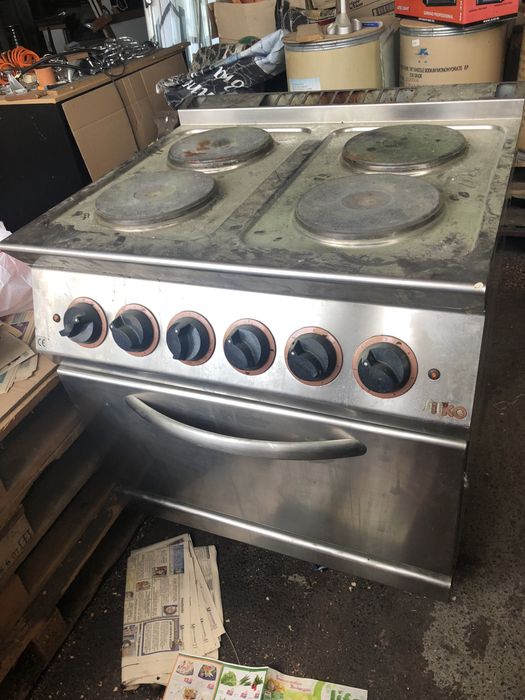 Професионална ел готварска печка,судена витрина