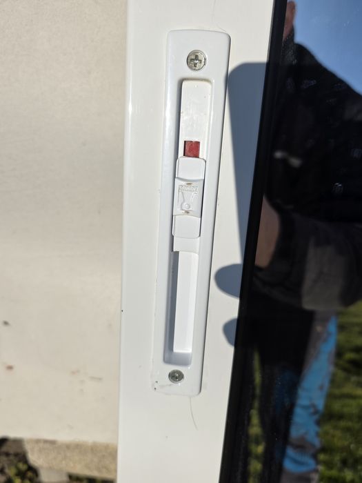 Плъзгаща врата за баня