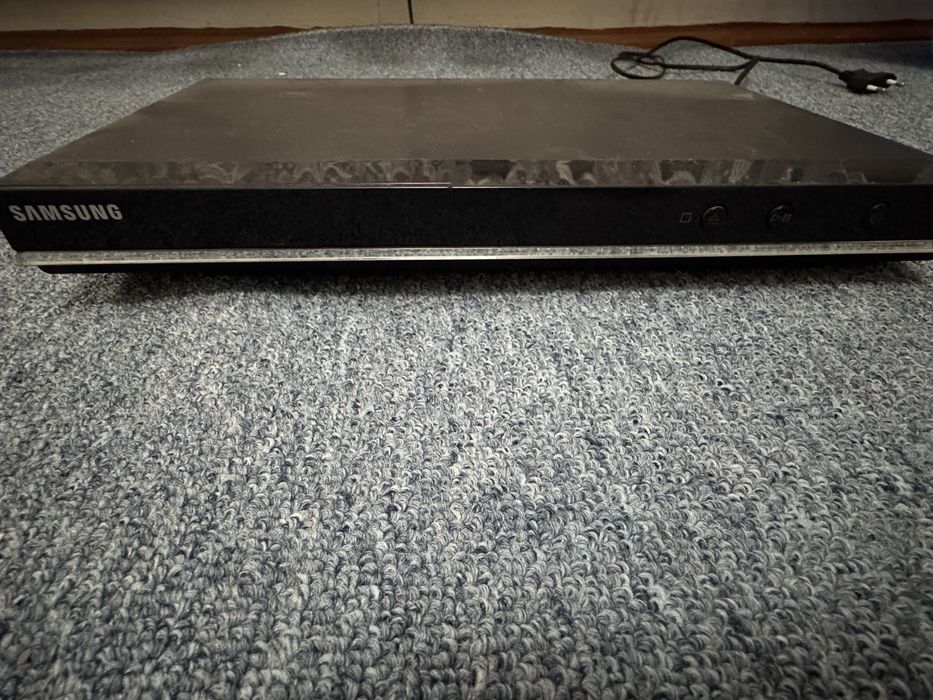 Sony Trinitron Va DVD Disk Ideal Sostayaniyada