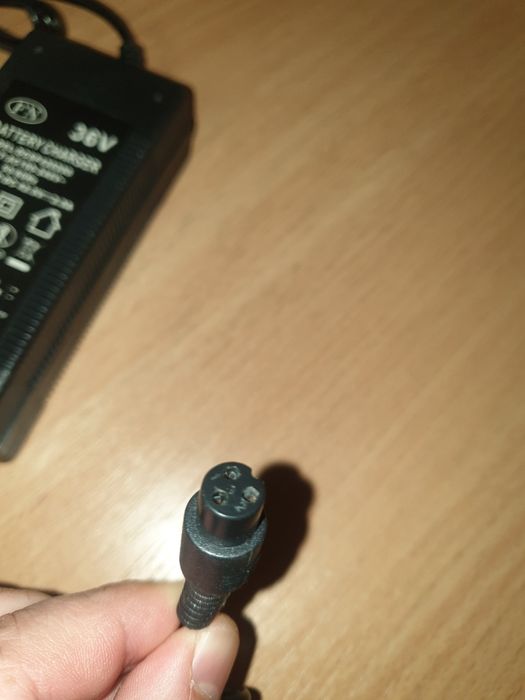 Incarcator Hoveboard / Hoverbord Trotineta electrica 42V  2Ah