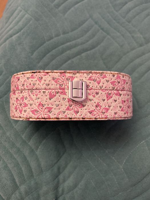 Шкатклка для украшений