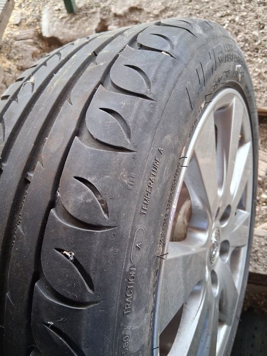 Vând 4 anvelope de vară noi cu genti de aluminiu Toyota Avensis!