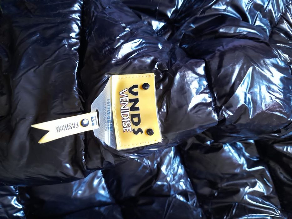 Пуховик зимний для девочки.