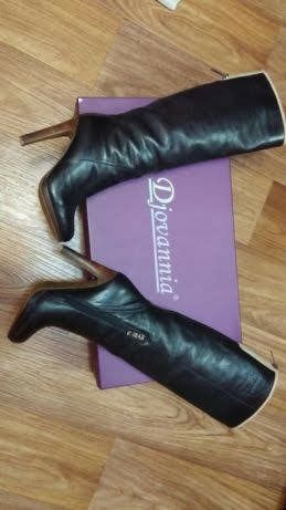 Продам натуральные кожанные сапоги