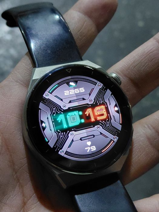 Продаётся смарт часы Huawei watch pro 3