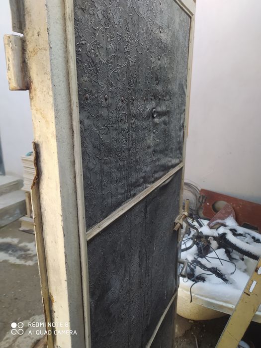 Temir eshik sotiladi
