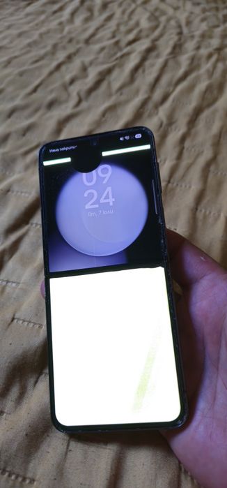 Galaxy Z flip 5 за части