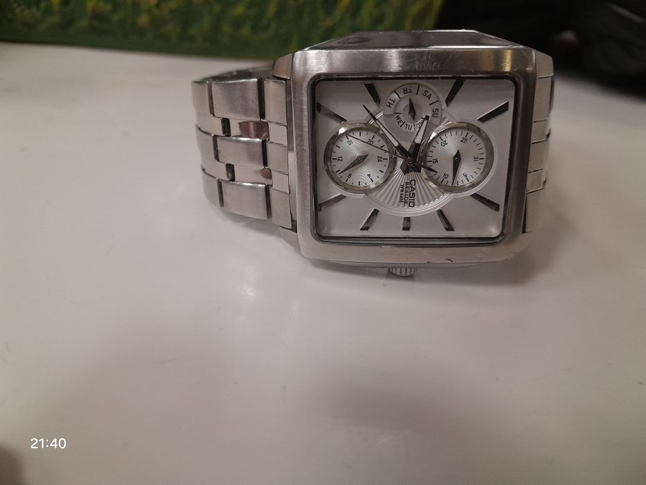 Часы CASIO продам
