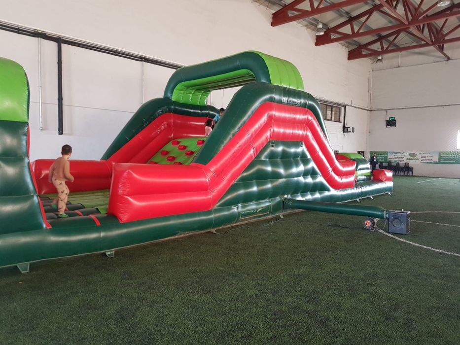 Tobogan-Saltea gonflabila cu obstacole