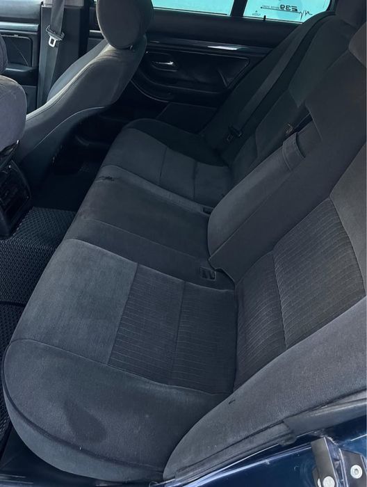 Продам машину BMW528i