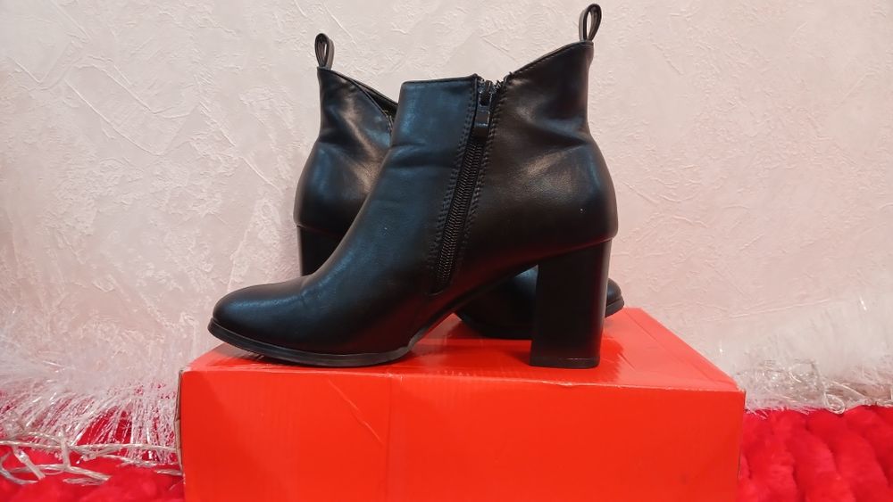 Сапожки на устойчиком каблуке