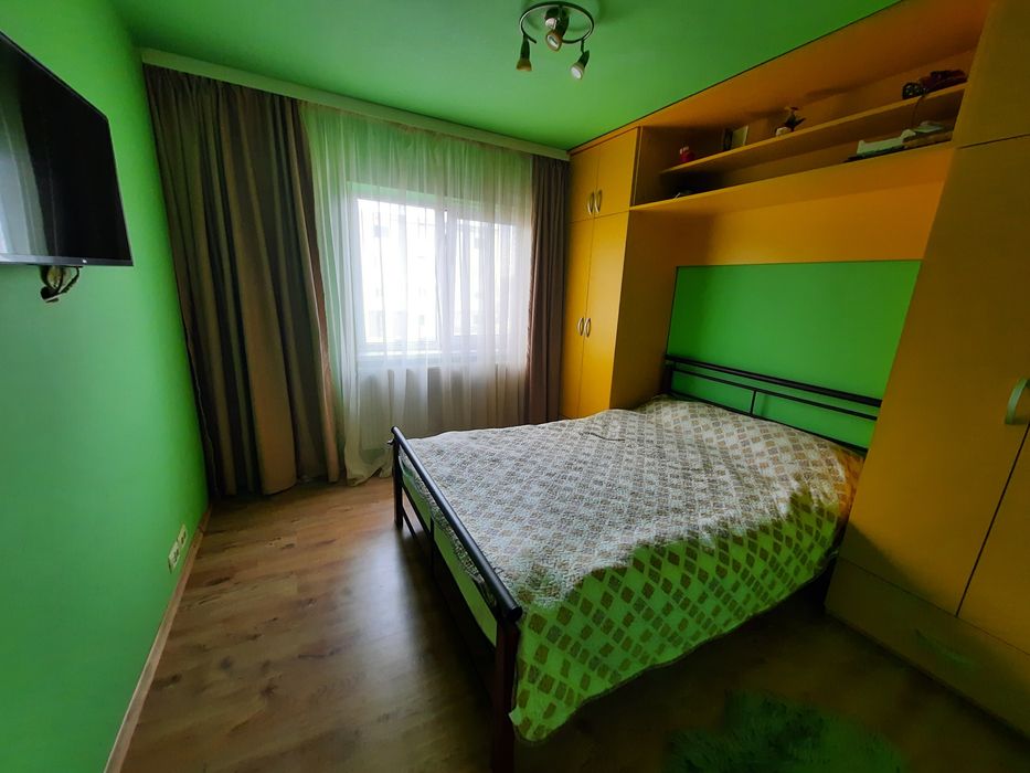 Închiriez apartament  2 camere