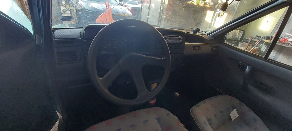 Продавам на части  Volkswagen Polo -1991 г.