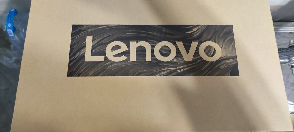 Лаптоп LENOVO Чисто нов