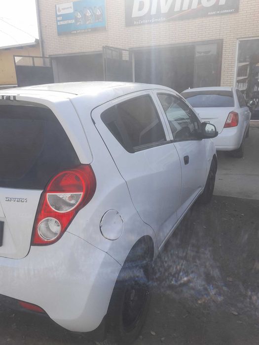 Arzon narxda Spark avtomobili