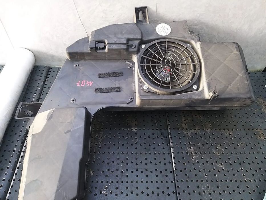 Subwoofer auto audi a4 b7 8e 8e903538203s