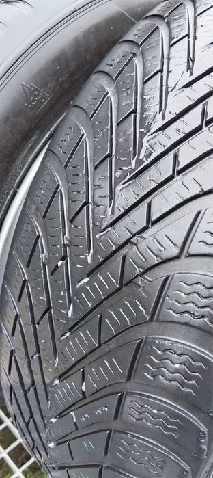 Jante aliaj 16’’ cu cauciucuri de iarnă - Golf V 205/55 R16
