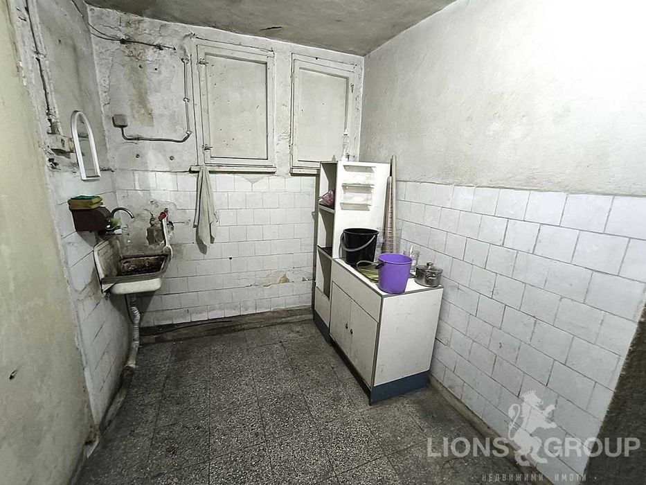 Продава се Промишлена сграда в Варна, Западна промишлена зона - 257 кв.м за 1168 €/кв.м - Снимка #8