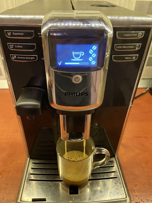 Expresor cafea Philips cu cana de lapte