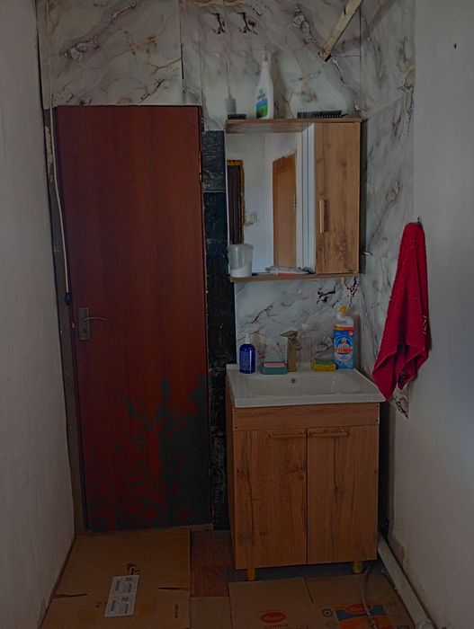 Үй сатылады жан жағы қоршалған