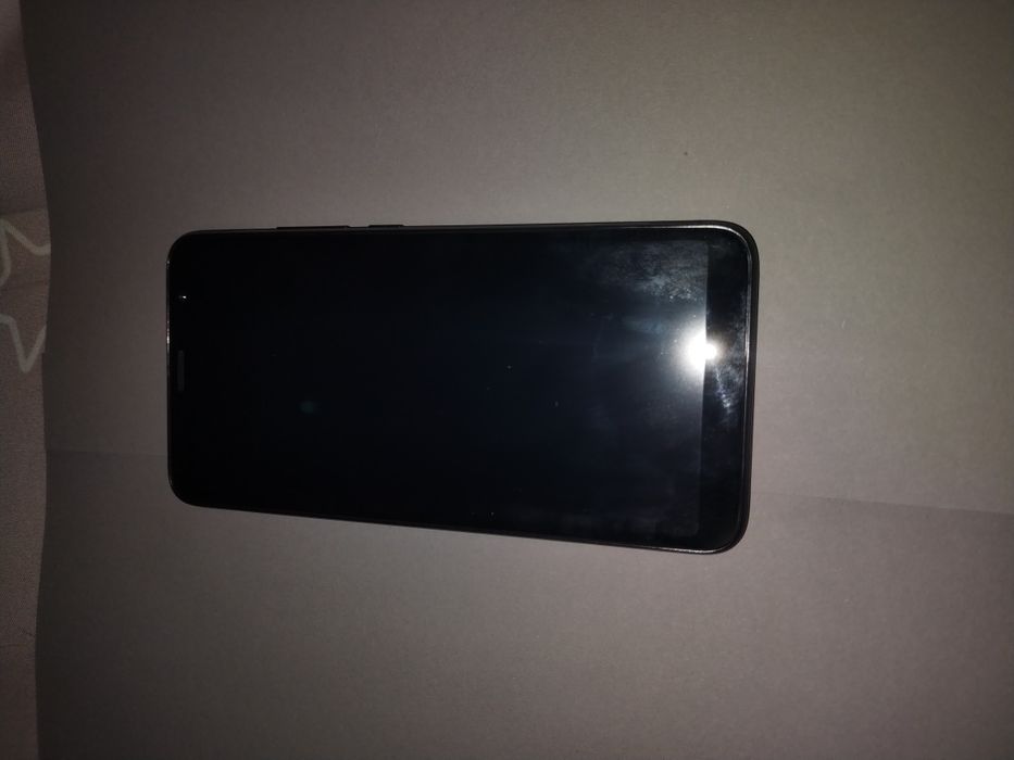 Vând telefon TCL 403 NOU