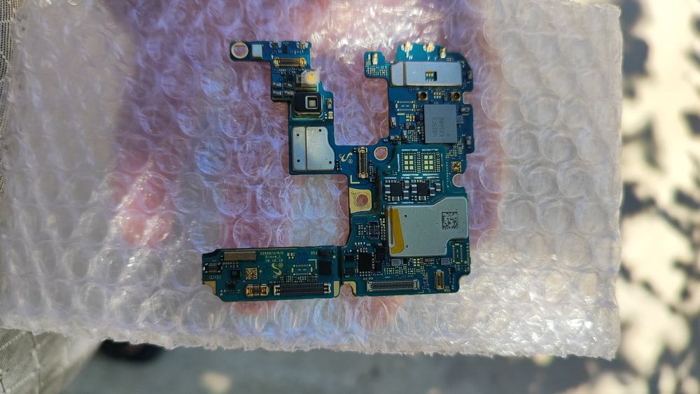 Samsung s 20 ultra tepa platasi 12 256