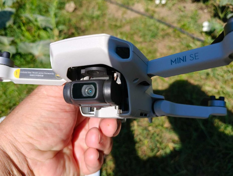 Drona dji mini se