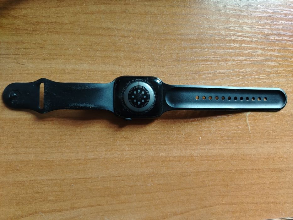 Smart watch sotiladi arzon narxda