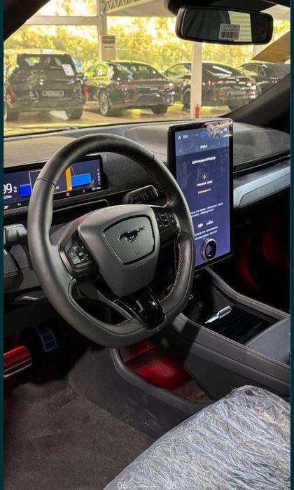 Продам Mustang Mach E.