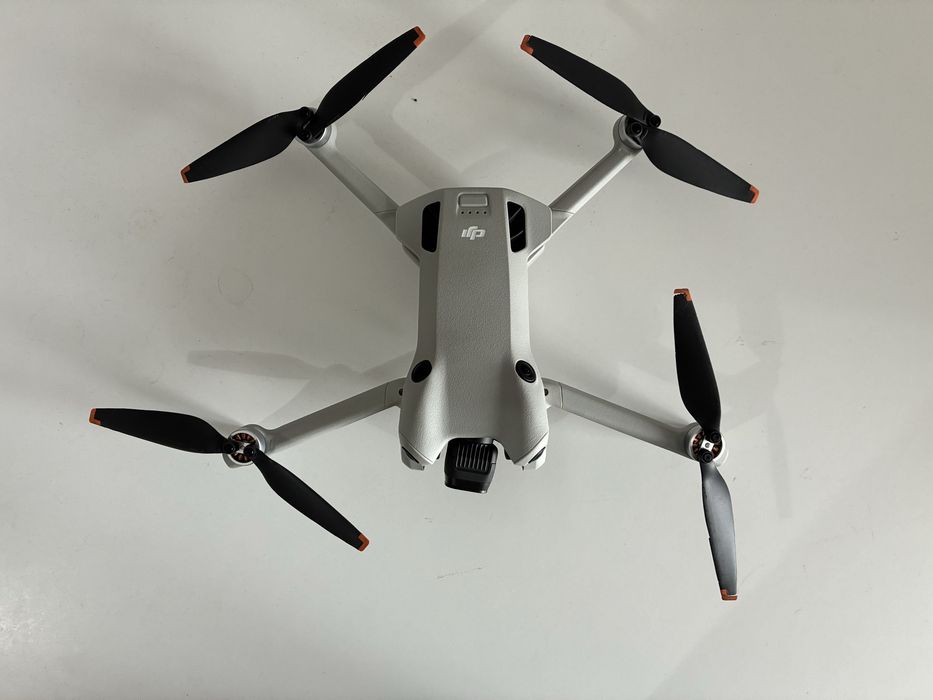 Drona Dji mini 4 pro.