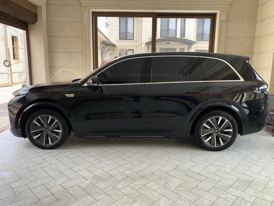 Li 8 Ultra 2025 apelsin salon