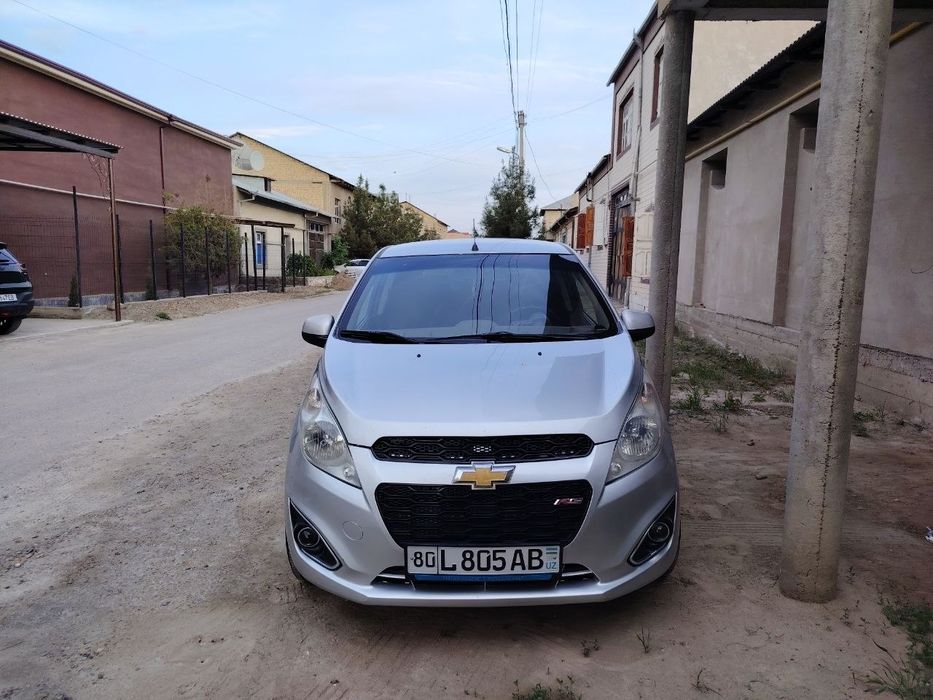 Спарк сотилади.Бухоро шахрида