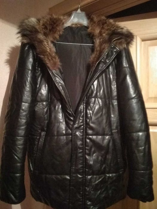 Куртка женская,  50 размер,  почти новая, с мехом
