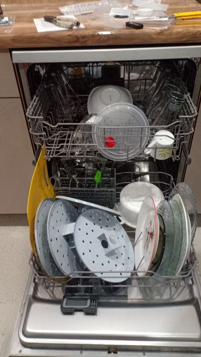 Продам посудомоечную машинку