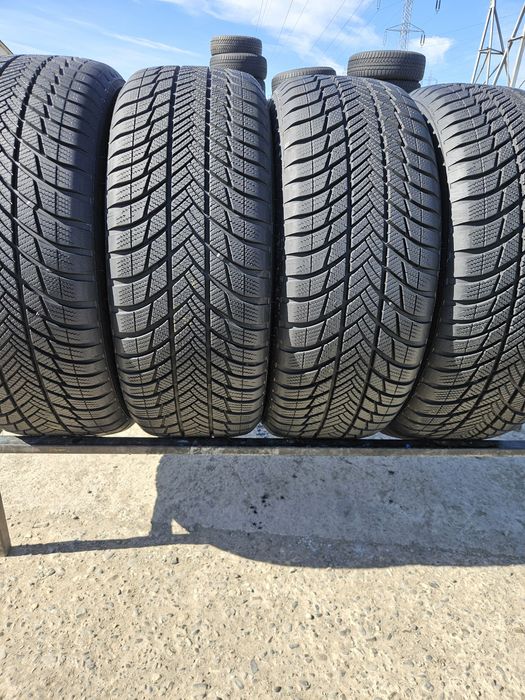 Vând 4 anvelope iarna 225/55r18 225/55/18 BRIDGESTONE