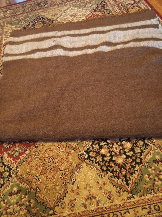 Вълнени ръчно тъкани одеяла с ресни..